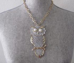 Vintage 1970's Gold-Tone Owl Pendant Necklace