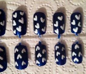 Tiny heart nails