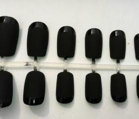 Black matte nails