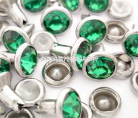  40Set 8mm Green Emeraid Synthetic Crystal RIVETS RV688