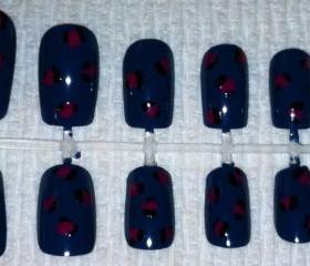 Leopard nails