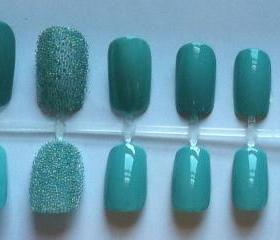 Mint caviar nails