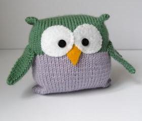 Tooley Owl toy knitting pattern, easy to knit for beginners, pdf pattern with free fast shipping