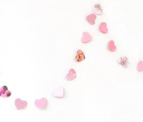 Pink garland in paper hearts