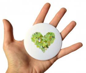 Green heart pocket mirror
