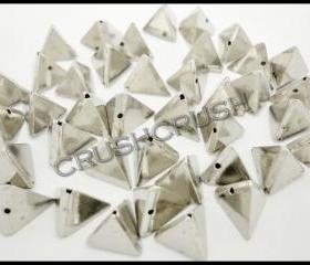  50pcs 10mm Silver Acrylic Faceted Triangle Pyramid 3D Beads Sewing on Studs Nailheads F623