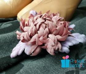 Dusty pink brooch, pink and grey flower, wilted rose coloured floral corsage