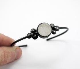 Oxidized Sterling Silver Bangle. White Druzy Quartz. Black. Oval Shaped. Metal Naïf Druzy 2 Bangle. Handmade by Maria Goti Joyas.