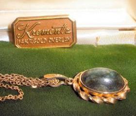 14KT Jade necklace - FREE SHIPPING vintage Krementz - in original box