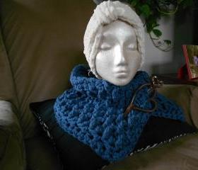 Chunky Blue Cowl with Pin
