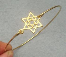 Star Bangle Bracelet