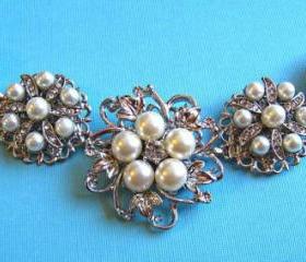 Wedding Bracelet, Statement jewelry, Bridal Jewelry, Pearl Bracelet, Bridesmaid gift, party jewelry, Gift for her