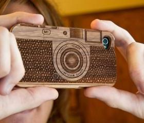 Laser-Engraved Wood iPhone Case Resembling a Camera- for Iphone 4/4S