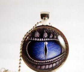 Dragon eye pendant necklace