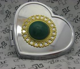 Compact Mirror Heart 