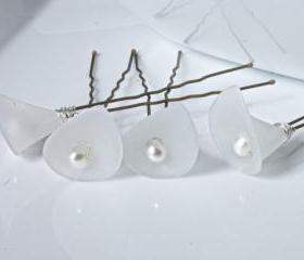Wedding Hair accessories - Bridal Hair Pins - Calla Lilies and Freshwater Pearls