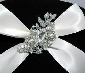 Wedding Bridal Brooch Pin - Wedding Crystal Brooch - Diamante Wedding Jewellery - Flowe