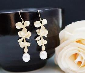 Everyday wear jewelry Wedding Jewelry Bridesmaid Jewelry Matte gold plated Orchid Trio charm with Fresh Water Pearl Drops earrings