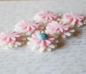 6 felt daisies (24 pieces)