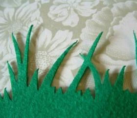 L103 -- Felt cut out border 24 inch x 3 inch