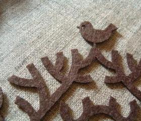 Applique Tree on felt with a little bird
