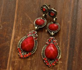 Rita's Vintage Earrings - Ruby Stones