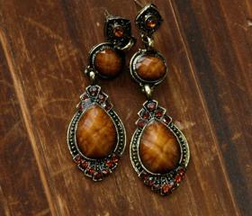 Rita's Vintage Earrings - Amber Stones