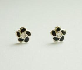 SALE - Small Black Flower Stud Earrings - 925 Sterling Silver Earrings - gift under 15