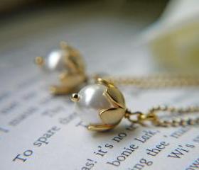White Pearl Pendant Necklace. Matte Gold. Lily Of The Valley. Wedding Jewelry.Bridal Necklace. Romantic. Elegant