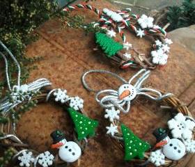 Traditional Mini Grapevine Wreaths -Snowman and Christmas Buttons - Christmas Tree or Swag Ornament