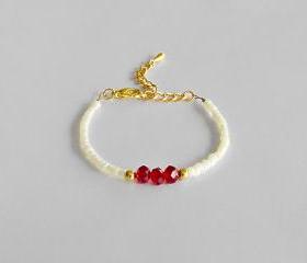 Beaded Bracelet - Friendship Bracelet - Red and White - Minimal Delicate Jewelry - Layering bracelet
