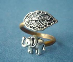 Silver elephant ring with a leaf wrap ring