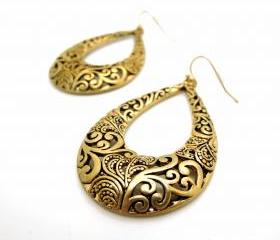 Vintage Gold Floral Engraved Drop Earrings