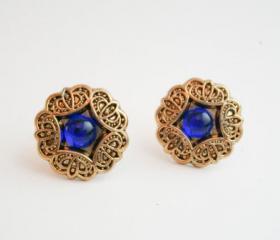 Vintage gold flower earrings, gold flower earrings, Vintage button earrings, Bridesmaid earrings, gold plated studs, under 15 gift