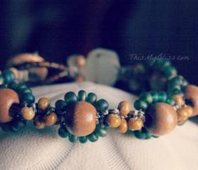 micro macrame bracelet with stone turtle, wood & glass beads