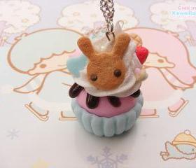 Tempting cupcake necklace