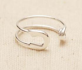 Safety Pin Ring in Silver