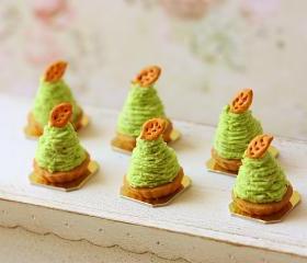 Dollhouse Food Miniatures - Green Tea Mont Blanc Dessert