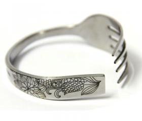 Carved Cornflower Fork-shaped Bracelettt