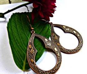 Bohemian earrings in Copper. Copper ear wire. Bohemian Jewelry. Indie, Indian, Boho, Hippie, everyday wear. Copper earrings.
