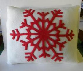 Red snowflake pillow 