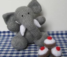 Bloomsbury Elephant toy knitting pattern