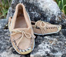 Womans Canoe Moccasin