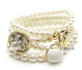 Delicate hand multilayer pearl bowknot bracelet