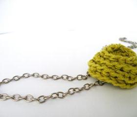 Long Pendant Necklace Crochet Deco Rose Lime Green Linen Spring Summer Fashion handmade by SteamyLab.