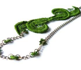 Tatting Lace Necklace. Green Vintage Necklace. Hand Dyed Lace. Steel Chain. Unique Jewelry. Handmade by SteamyLab.