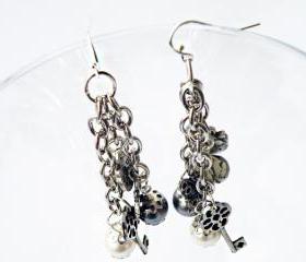 Drop Earrings. Charms Earrings. Dangle Earrings. Grey and Ivory Pearls. Smoky Glass Faceted Beads. Handmade by SteamyLab.