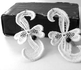 Long Vintage Earrings. White Lace earrings. Long Drop Earrings. Unique Jewelry. Handmade by SteamyLab.