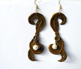 Vintage Brown Lace Hook Earrings. Hand dyed. Long Earrings. Upcycling Jewelry. Made in Italy. Handmade by SteamyLab.