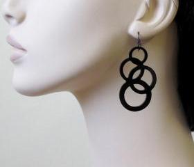 Going In Circles - Inseparable Circles Earrings